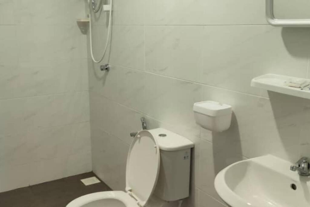 Luxurious Homestay 3Br With Pool Meru Ipoh 8 Pax Buitenkant foto