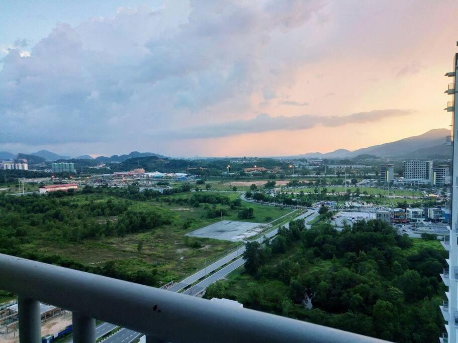 Luxurious Homestay 3Br With Pool Meru Ipoh 8 Pax Buitenkant foto