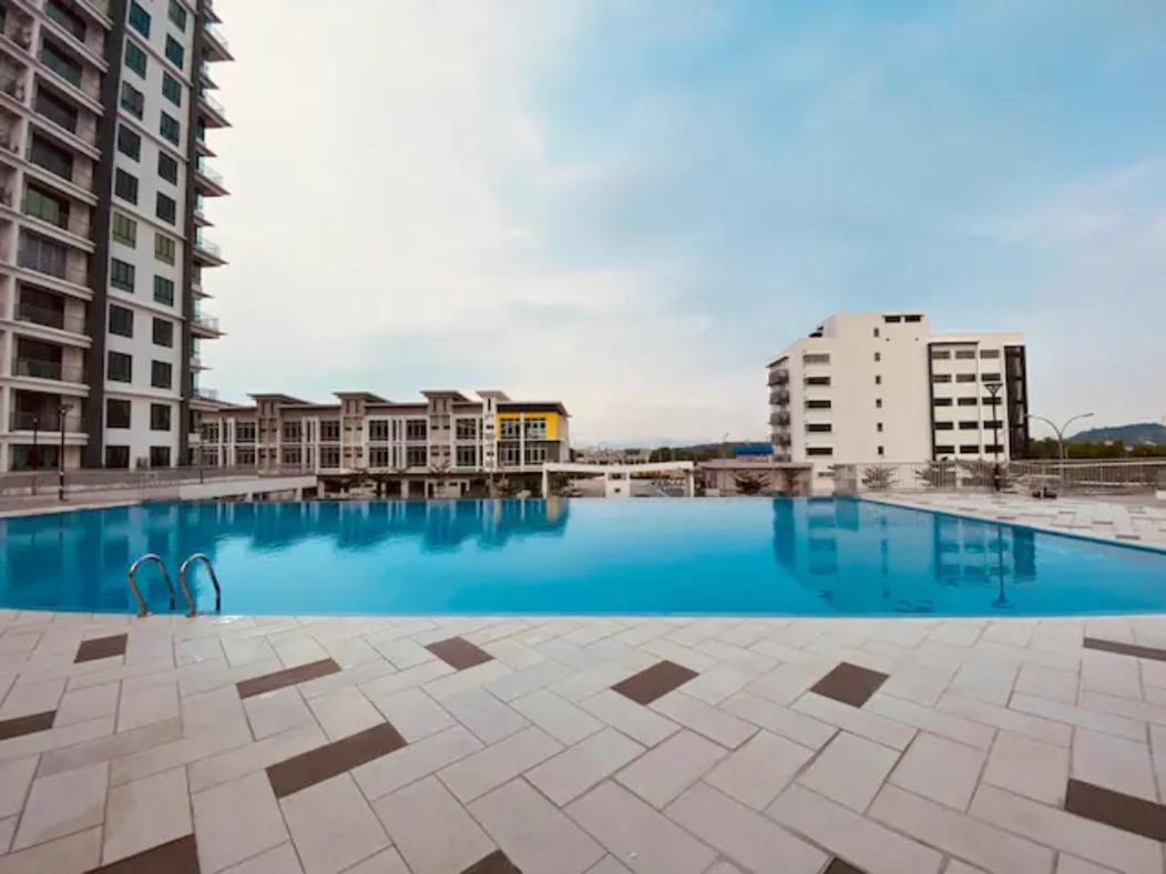 Luxurious Homestay 3Br With Pool Meru Ipoh 8 Pax Buitenkant foto